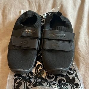 NOTORIOUS LIFTERS GEN 2: BLACKOUT EDITION